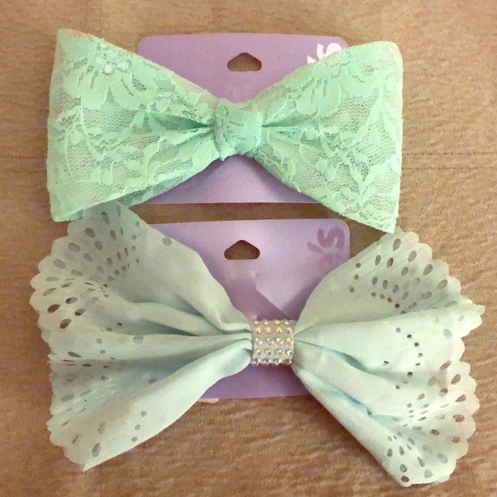 Bundle of 2 - Claire’s Mint Green Hair Bows NWT